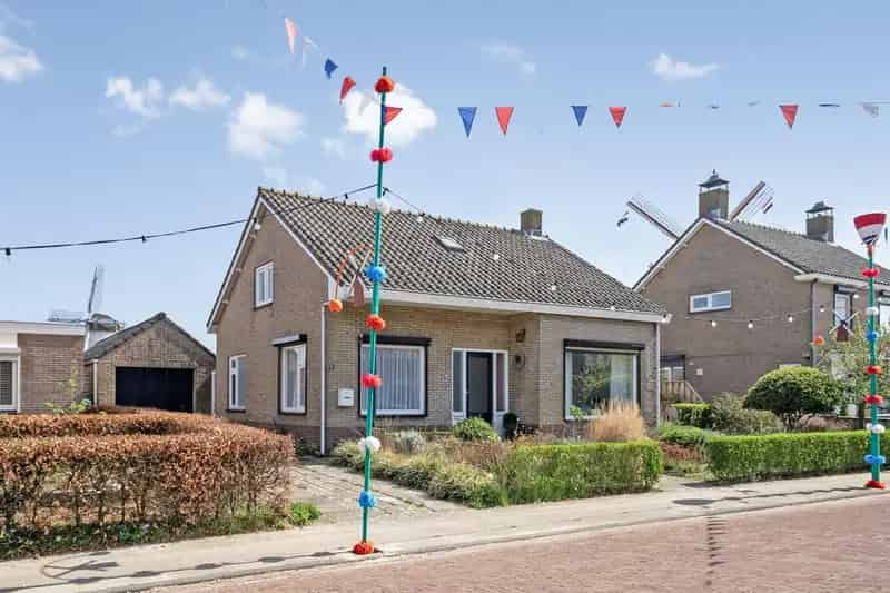 Vrijstaande woning Wemeldinge: gelijkvloers wonen, ruime tuin en garage