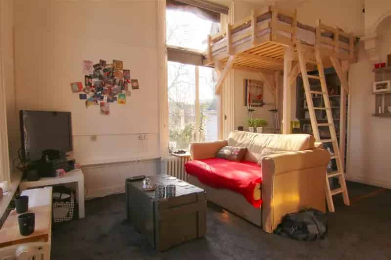 Ruime kamer 19m2 nabij station Zuiderpark