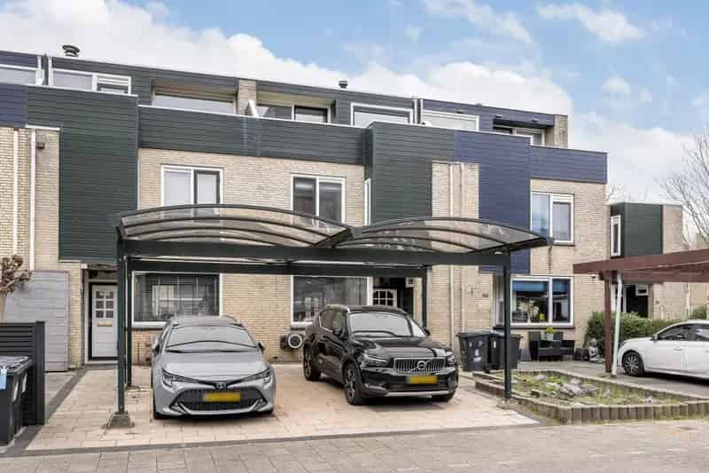 Ruime gezinswoning nabij Midden Delfland