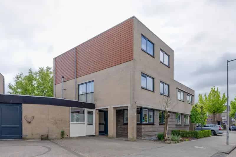 Grote 2-onder-1-kapwoning Amsterdam 7 slaapkamers A+++