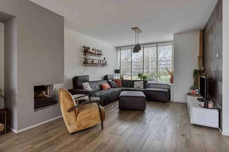 Instapklare Tussenwoning 4 slaapkamers 2 badkamers Maassluis