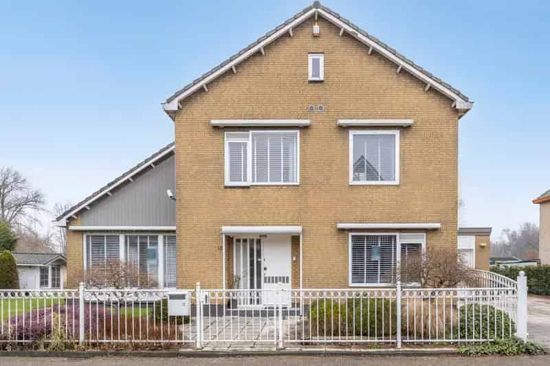 Vrijstaande Villa Oostzaan 6 Slaapkamers Ringvaart Uitzicht