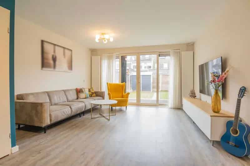 Huis te koop Ede: Ruime 4 Slaapkamers, Moderne Keuken, Royale Tuin