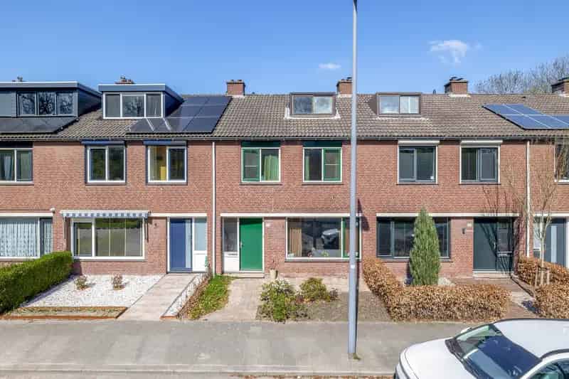 Ruime Tussenwoning 142m² Ommoord Rotterdam
