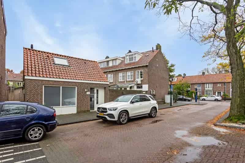 Twee Woningen Den Bosch: Jaren 50 Huis met Kantoor of Extra Woning