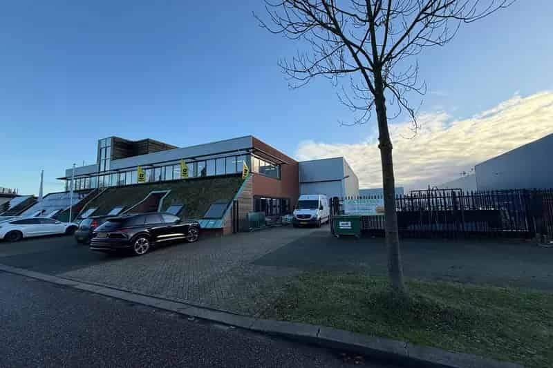 Bedrijfshal te Huur Boxtel 615m² Kantoor Showroom Magazijn