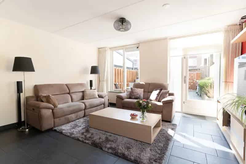 Huis te koop Schiedam: Ruime hoekwoning met tuin en luxe badkamer