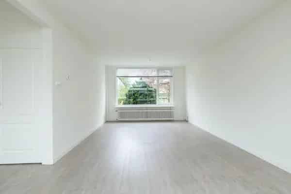 Royale Tussenwoning Nieuw Balinge Starterwoning 3 slaapkamers Serre Tuin