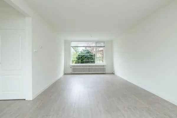 Royale Tussenwoning Nieuw Balinge Starterwoning 3 slaapkamers Serre Tuin
