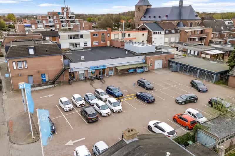 Winkelpand te huur Landgraaf Schaesberg 1000m² 40 parkeerplaatsen
