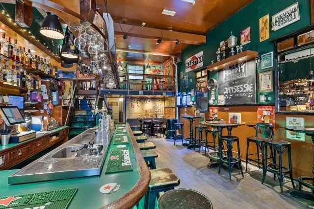 Café Hoppit Vlissingen: Historisch Café met Terras en Bovenwoning
