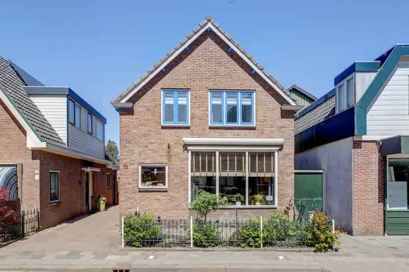 Vrijstaande woning aan vaarwater Lutjebroek 4 slaapkamers