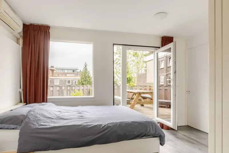Jaren 30 Bovenwoning Bergpolder 2 slaapkamers 87m2 Dakterras