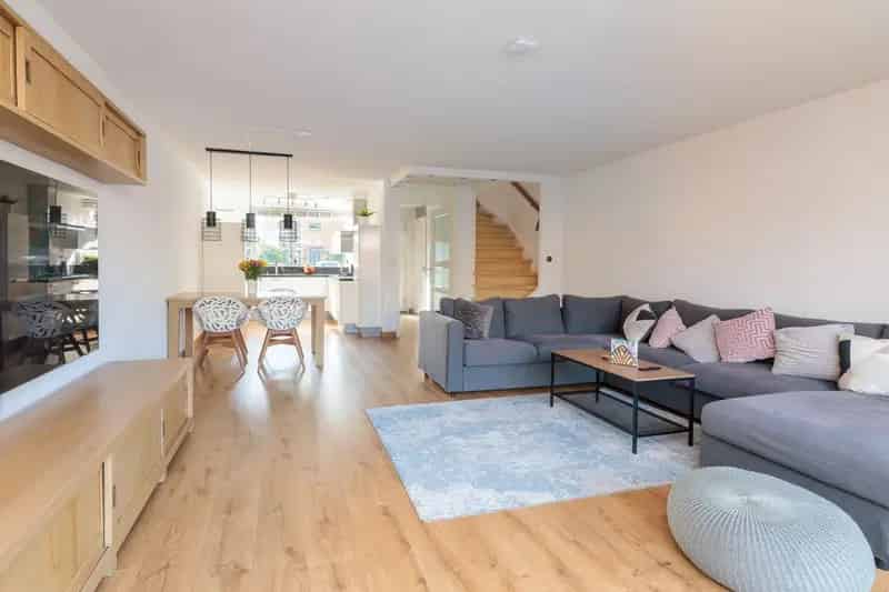 Uitgebouwde Tussenwoning 4 slaapkamers Nieuw Vennep