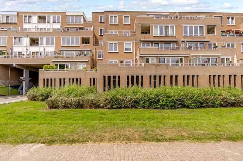 Ruim appartement Harderwijkoever Almere met Weerwater uitzicht