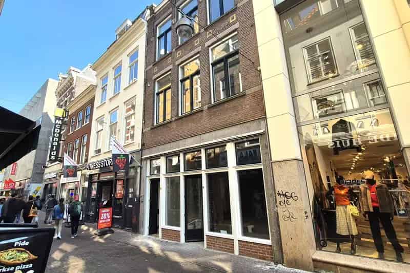 Winkelruimte te huur Den Haag Centrum 215m²