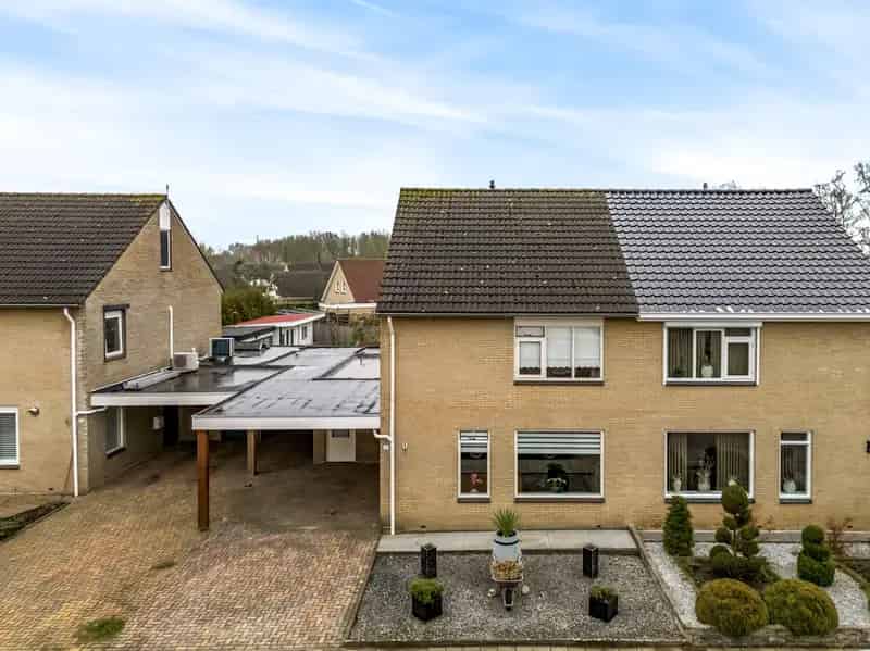 Ruime Tweekapper 4 slaapkamers Grote Tuin Zonnepanelen
