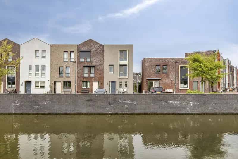 Ruime Hoekwoning Waterwijk 3 slaapkamers 11 Zonnepanelen Energielabel A