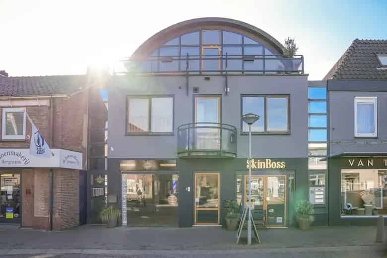 90 m2 Winkelruimte te Huur Beneden Leeuwen