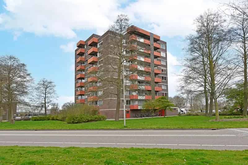 Appartement te koop Uithoorn: Licht ruim hoekappartement met 2 balkons