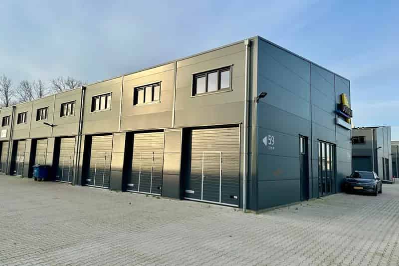 Bedrijfsunit 100m2 te huur Kolham A7