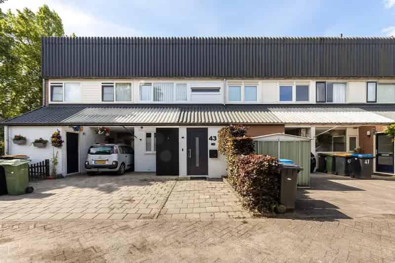 Huis te koop Deventer Vestdijkgaarde: Luxe Tussenwoning met Dakterras