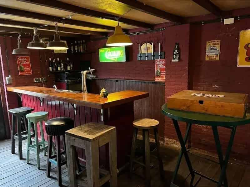 Studentenkamer Enschede: Ruime kamer in gezellig studentenhuis