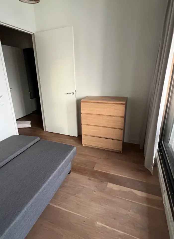 Room next to Jordaan for rent