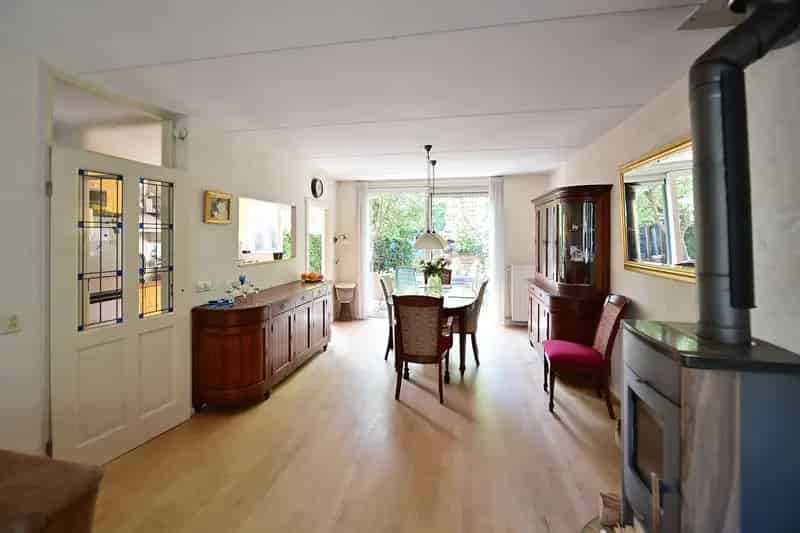 Huis te koop Huizen 3 slaapkamers grote tuin nabij park en Gooimeer