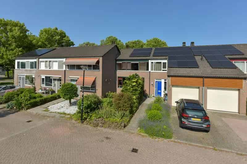 Huis te koop Mijdrecht: Tussenwoning met Vide en 14 Meter Diepe Tuin