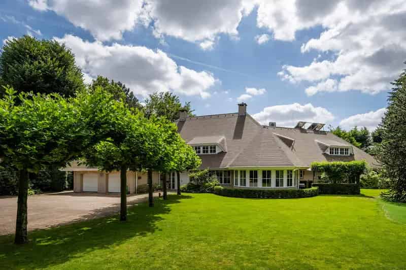 Luxe gezinsvilla Gooi - Zwembad - 5 slaapkamers - 12 auto's