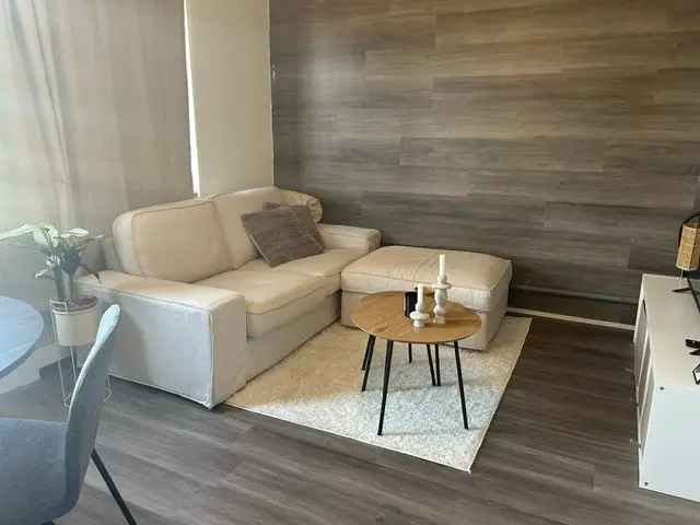 Studio Tilburg West: Ruime kamer met aparte slaapkamer