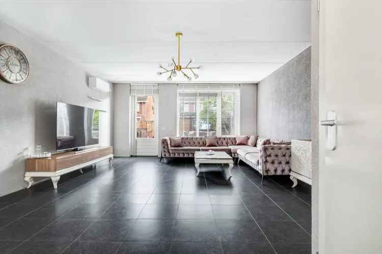 Huis te koop Rhoon: Ruime Hoekwoning met 4 slaapkamers