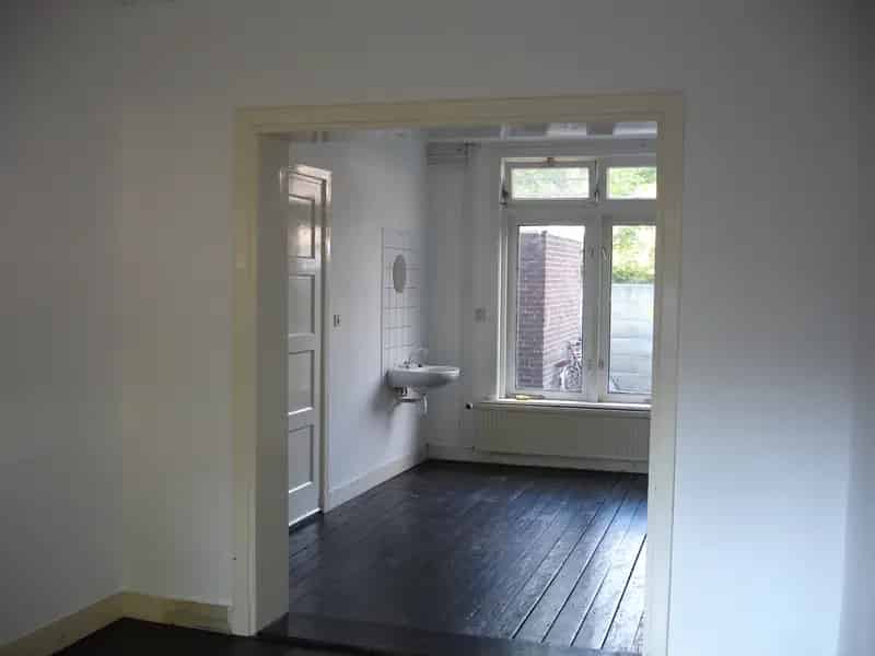 Ruime kamer 25m2 in rustig huis voor student of young professional