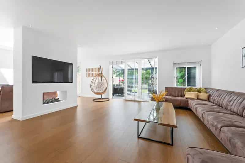 Luxe Gerenoveerde 2 Onder 1 Kapwoning Hoofddorp