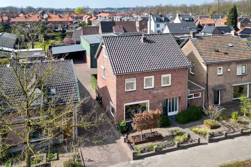 Huis te koop Scherpenzeel: Royale woning met bedrijfsruimte