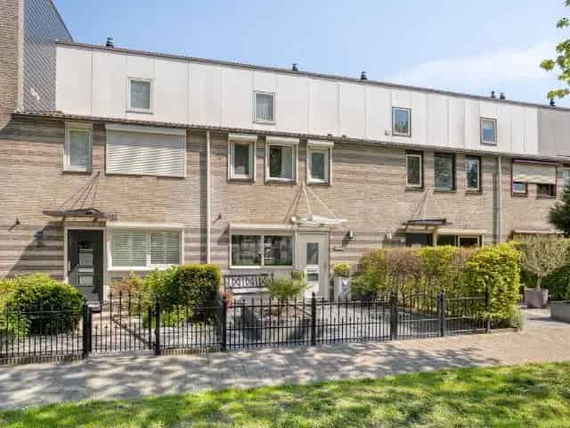 Moderne Geheel Gemoderniseerde Woning te Koop in Roosendaal