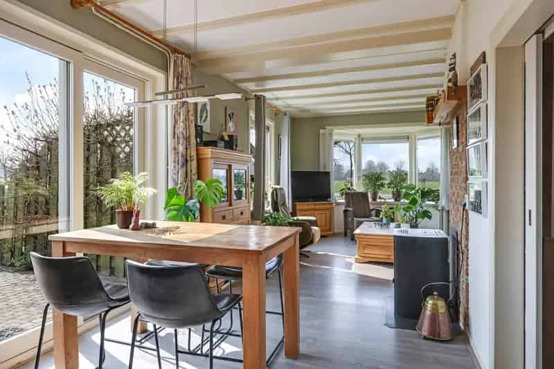 Jaren 30 woning met garage Zetten