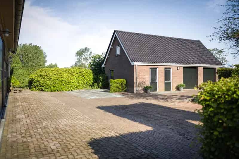 Riant woonhuis met bedrijfsruimte te Wilp nabij Veluwe