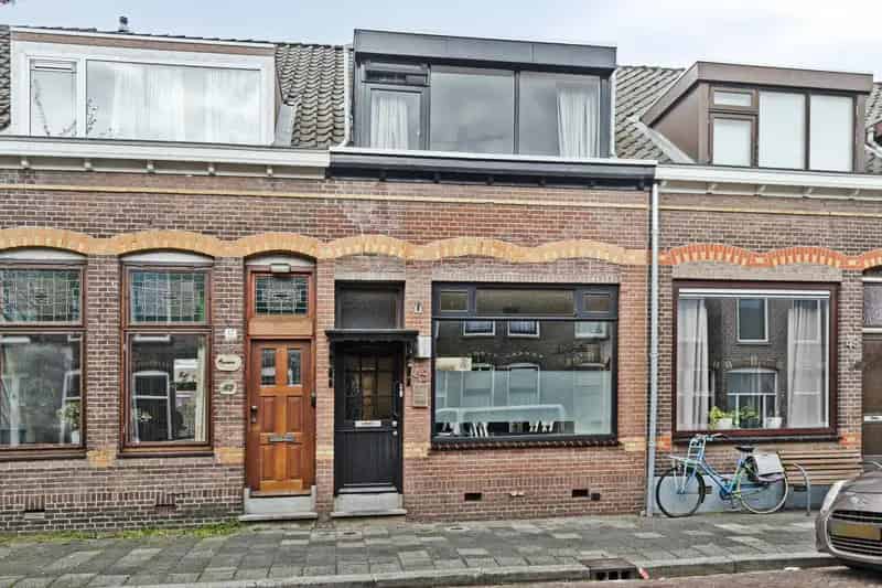 Tussenwoning Dordrecht 3 slaapkamers  Renovatieproject