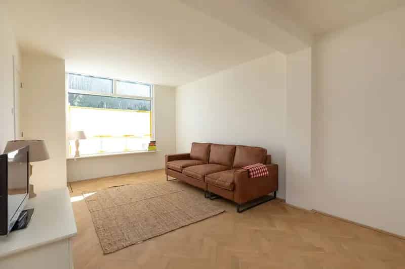 Ruime Middenwoning Hilversum Zuid  Tuin Bijgebouw 3 slaapkamers