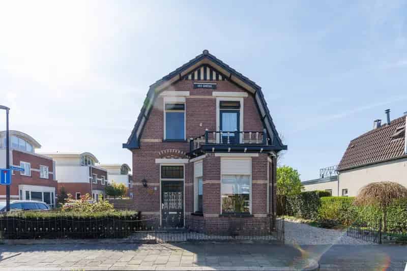 Vrijstaande woning te koop Apeldoorn Julianalaan