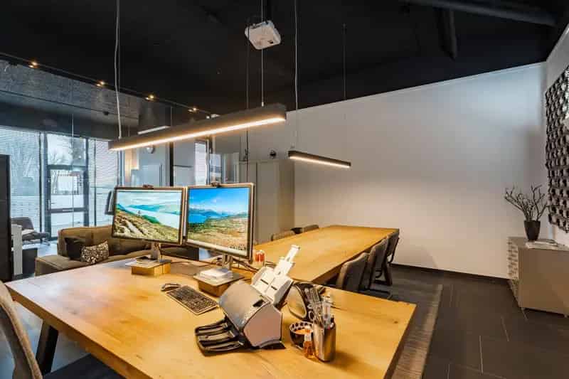 Kantoor Arnhem Rijnkade 70m2 Modern Glas Pui