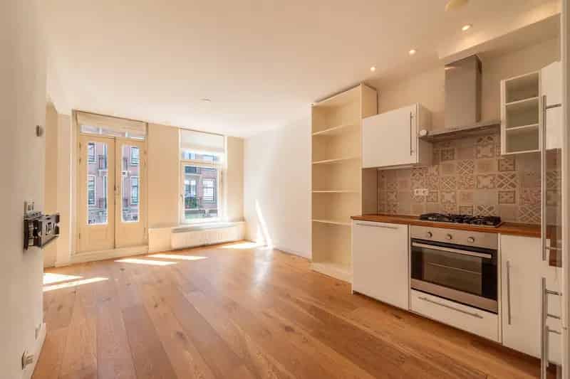 Appartement te koop Amsterdam Oost: 3 kamers, balkon, eigen grond