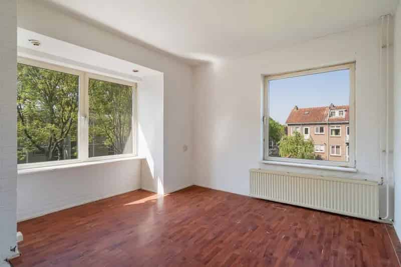 Appartement Rotterdam Charlois: Knus hoekappartement met vide