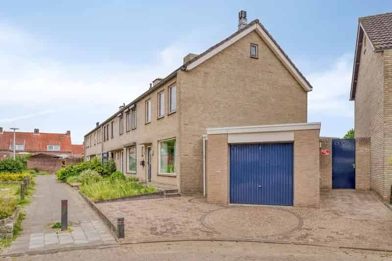 Hoekwoning Zundert Garage 2 slaapkamers Zonnige Tuin