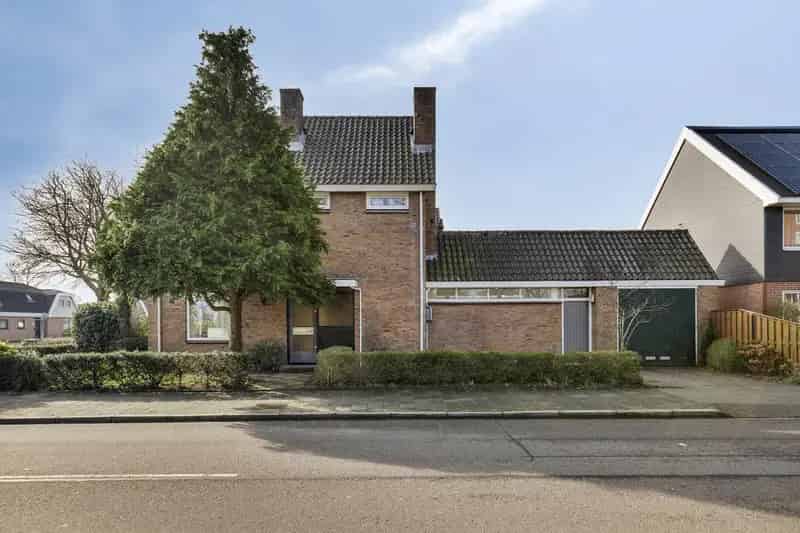 Recent gerenoveerde vrijstaande woning met garage en zonnepanelen