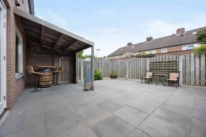 Hoekwoning Vlijmen 4 slaapkamers moderne keuken tuin garage