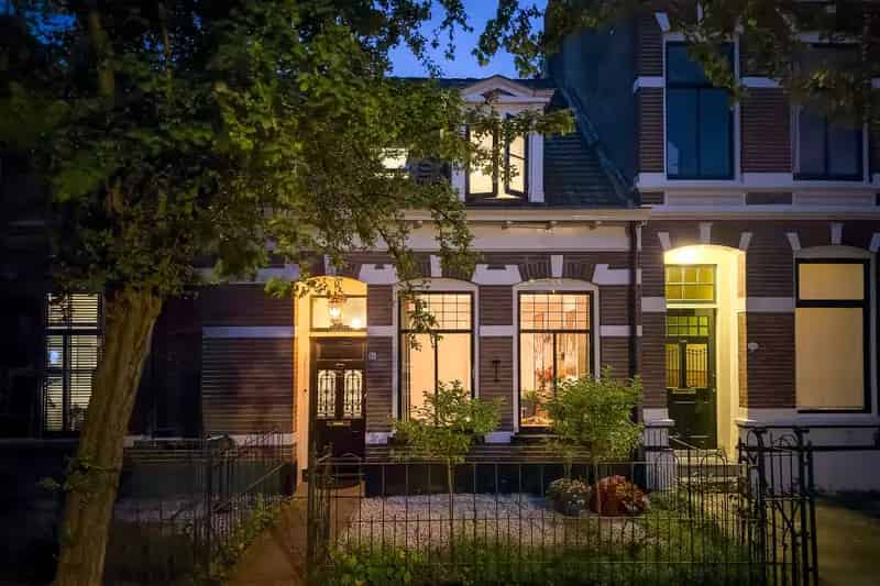Huis te koop Deventer Sint Jurrienstraat: Karaktervolle woning met tuin