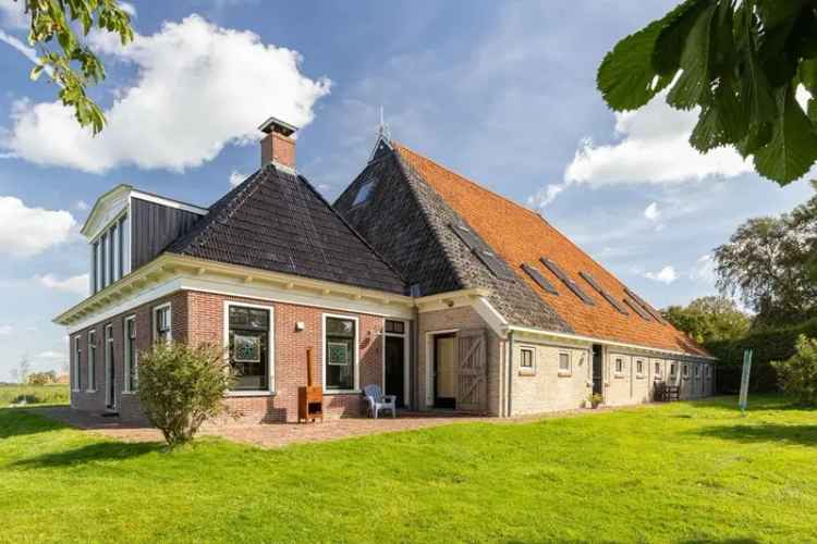 Boerestreek 1 Gaast Vrijstaande woning met zwembad en sauna